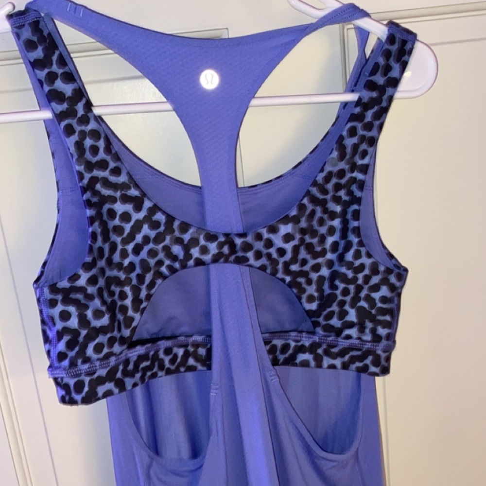 Lululemon tank. Built in bra